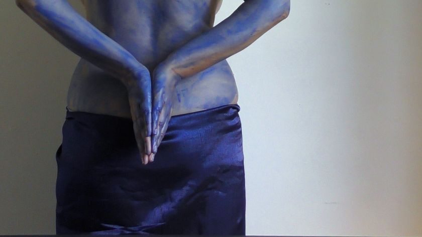 Isabelle Lévénez, “Sainte Agathe”, tirage photographique, 80 x 80 cm. Courtesy de l’artiste, et de l’Adagp, Paris. Crédit photo : Alain Josseau. - Topographie de l'Art